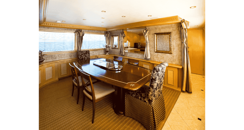 Gordijnhaken voor in boten en jachten – stevig, praktisch en bestand tegen vocht