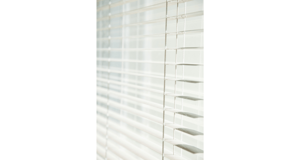 De kracht van de koordknoop: klein accessoire, groot verschil in je gordijnsysteem